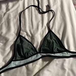 women’s size M bikini top, no padding, very comfortable, good condition